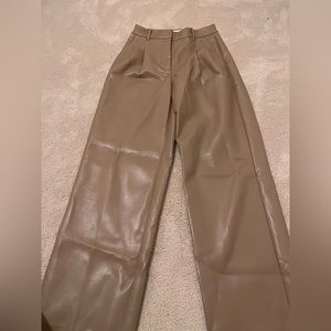 Size 2 Aritzia Wilfred Melina pants perfect condition.